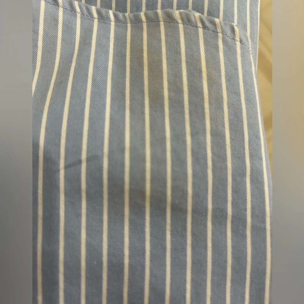 Banana Republic men’s buttoned shirt XL 17 17.5 blue/white stripes 100% cotton